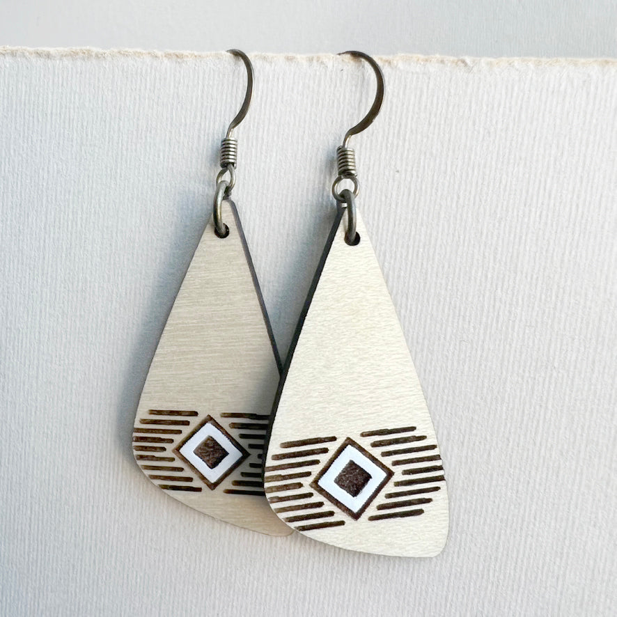 Waylon Wood Drop Earrings - White / 1.5 IN - Painted Wood Drop Earrings